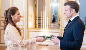 L’ambassadrice Samira Sitaïl présente ses lettres de créance au Président français Macron et Samira e1709674015329